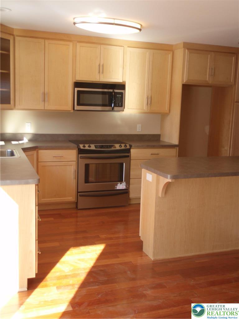 1796 Newport Avenue Property Photo 4