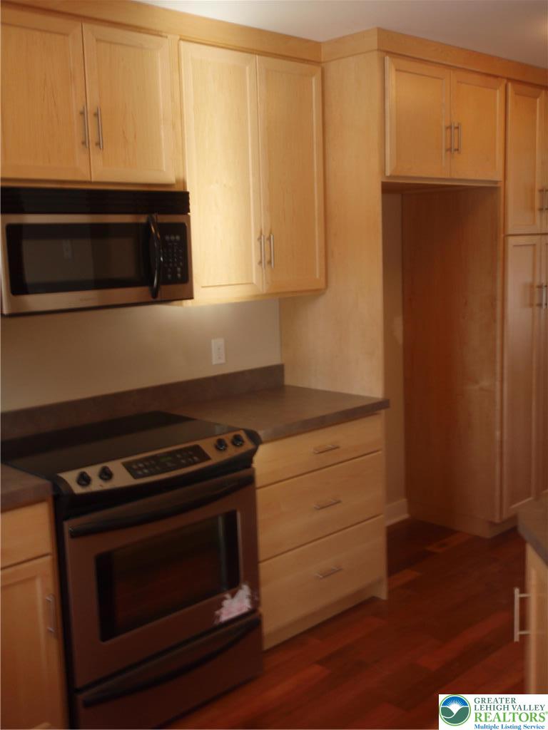 1796 Newport Avenue Property Photo 5