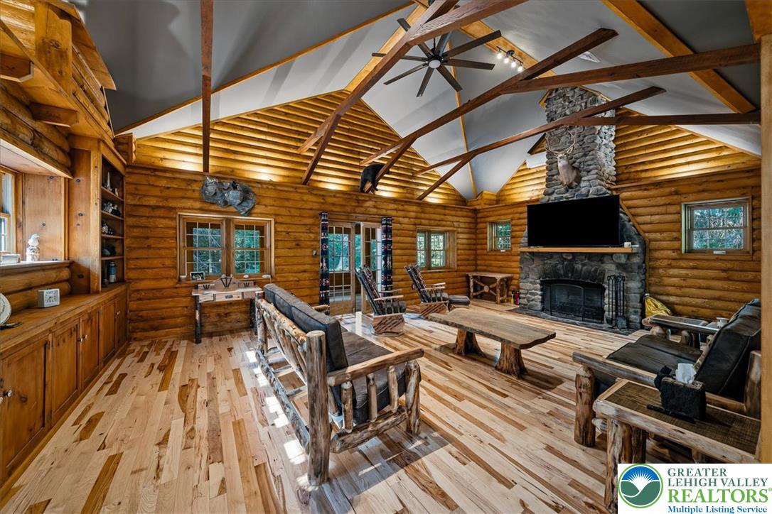 360 Babbling Brook Road Property Photo 3