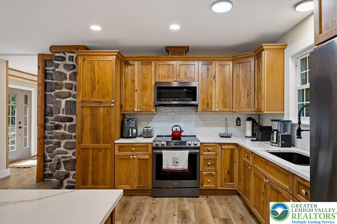 360 Babbling Brook Road Property Photo 7
