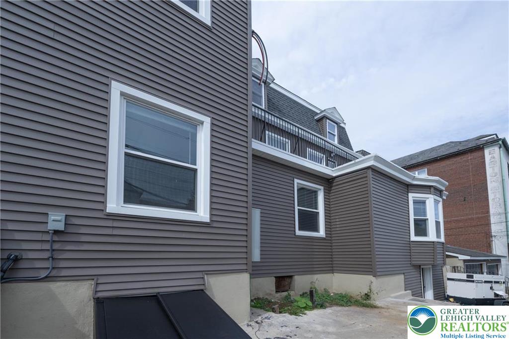 1101 Lehigh Street Property Photo 2