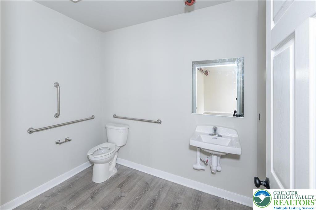 1101 Lehigh Street Property Photo 7