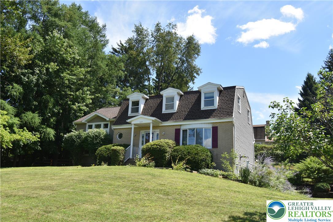 605 Barnyard View Property Photo 2