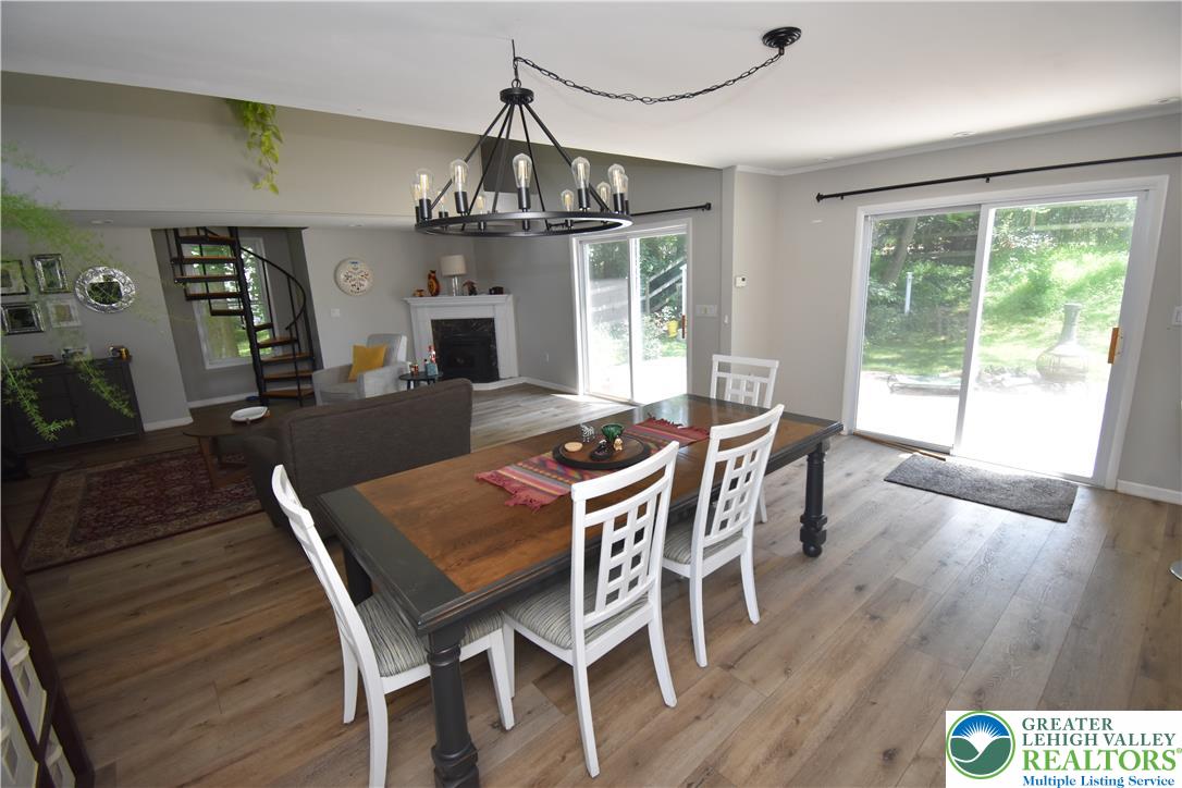 605 Barnyard View Property Photo 6