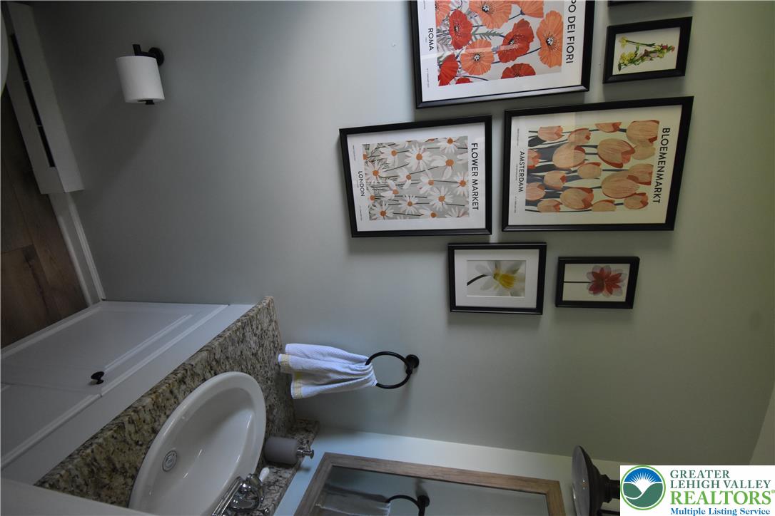 605 Barnyard View Property Photo 11