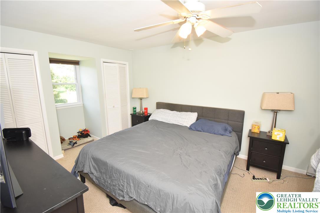 605 Barnyard View Property Photo 12