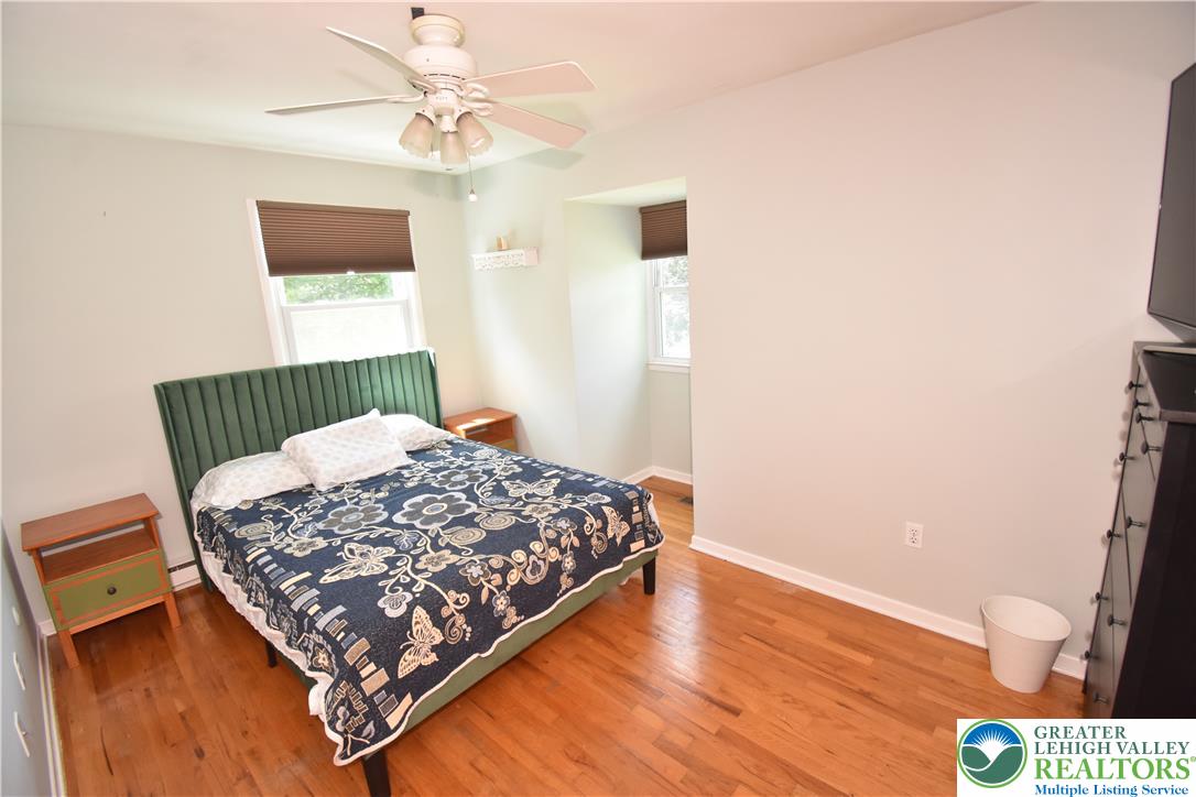 605 Barnyard View Property Photo 14