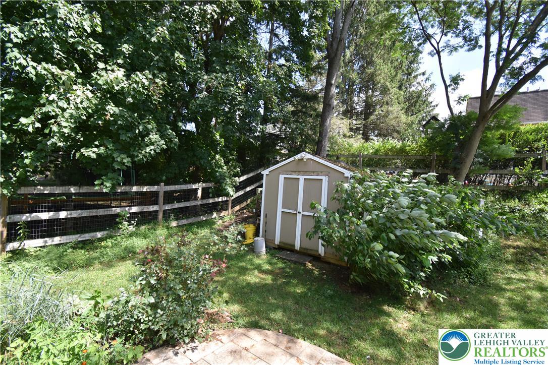 605 Barnyard View Property Photo 20