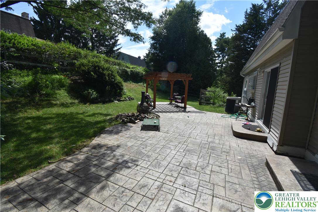 605 Barnyard View Property Photo 21
