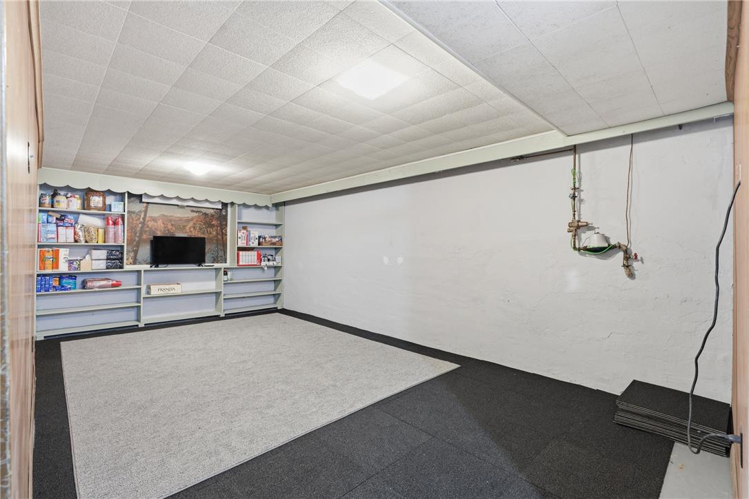 936 Evergreen Street Property Photo 37