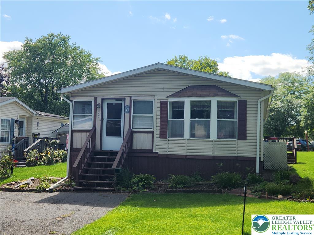 295 Woodsbluff Court Property Photo 1