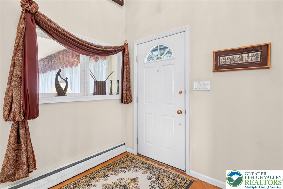 346 North 7th Street Property Photo 4