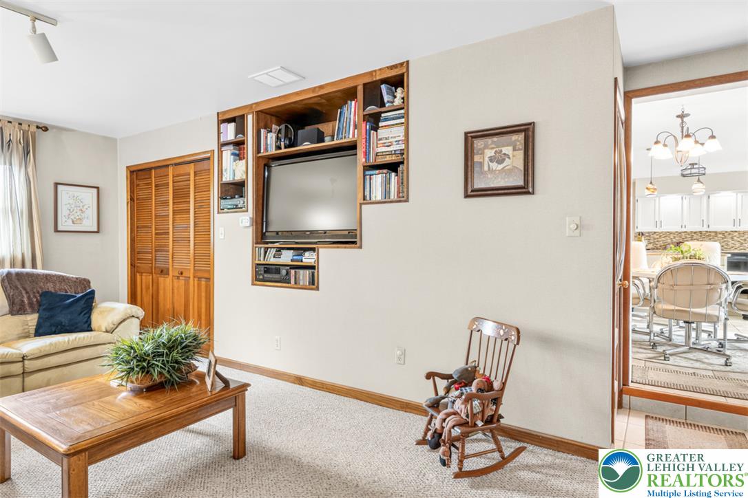346 North 7th Street Property Photo 18
