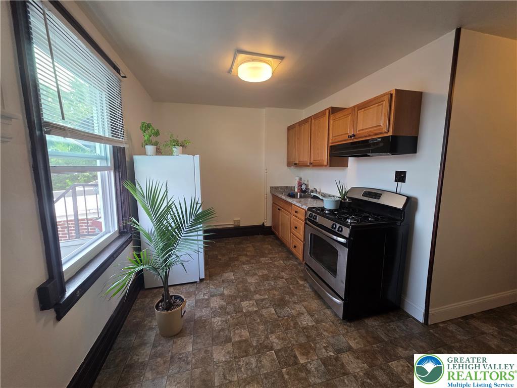 1334 West Turner Street Property Photo 4