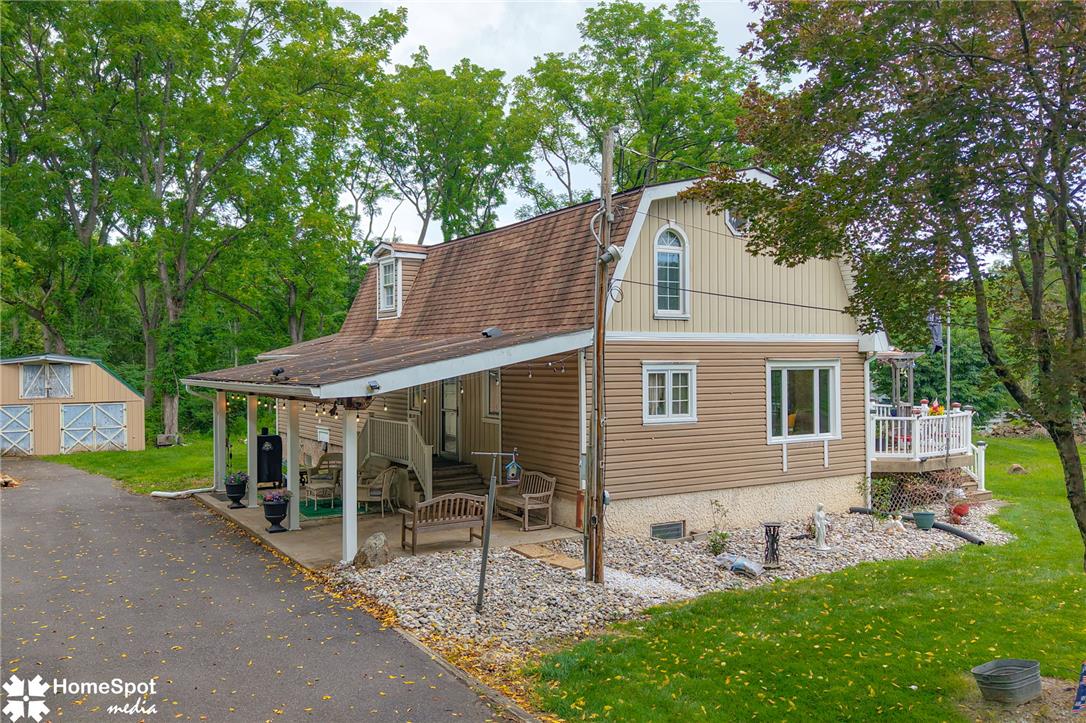 525 Rocky Valley Road Property Photo 2