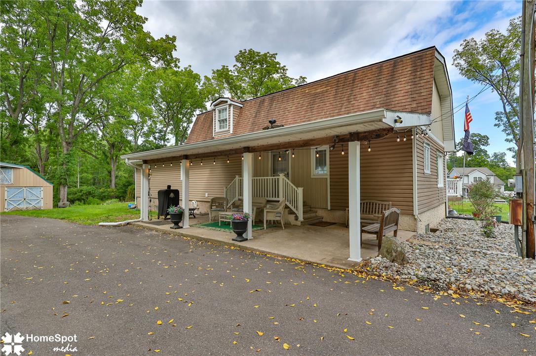 525 Rocky Valley Road Property Photo 3