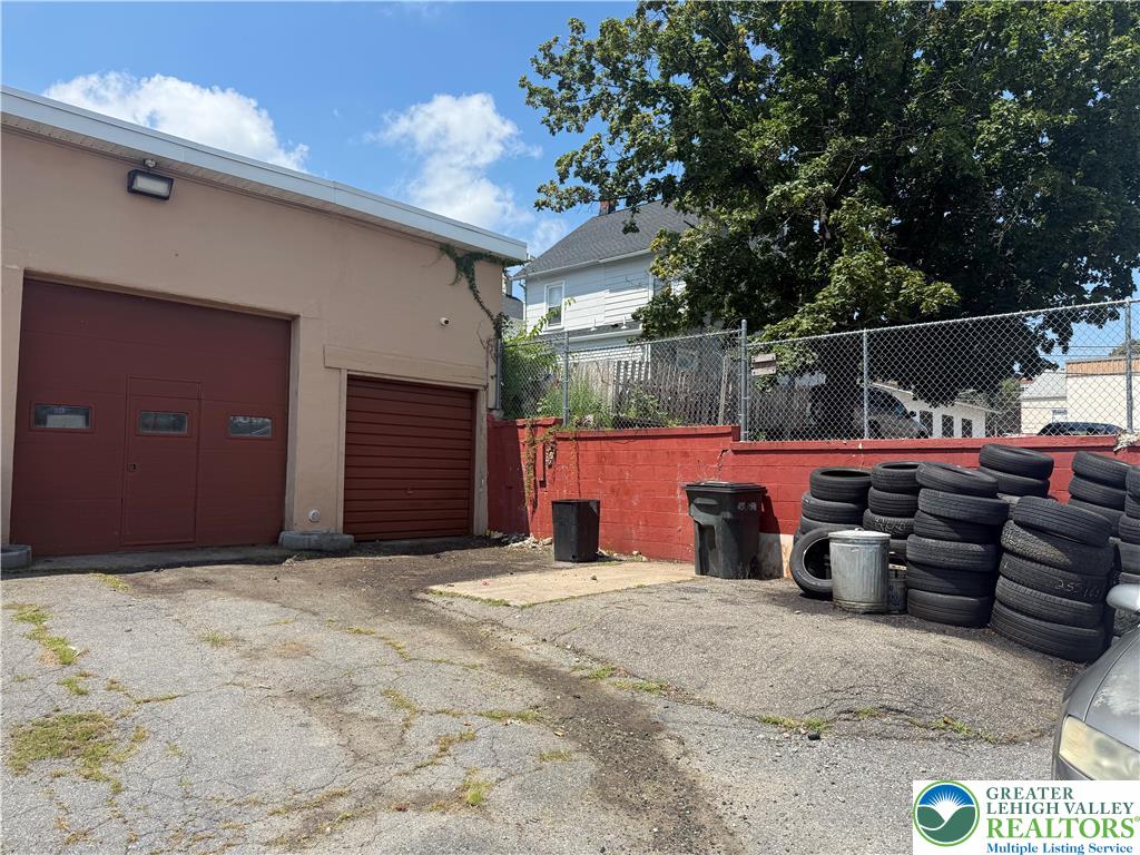 1845 Freemansburg Avenue Property Photo 3