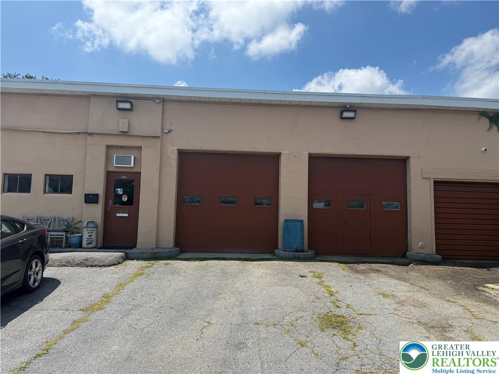 1845 Freemansburg Avenue Property Photo 4