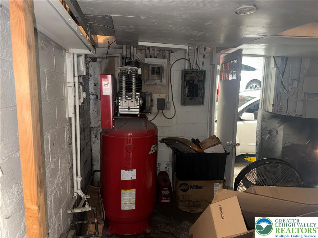 1845 Freemansburg Avenue Property Photo 10