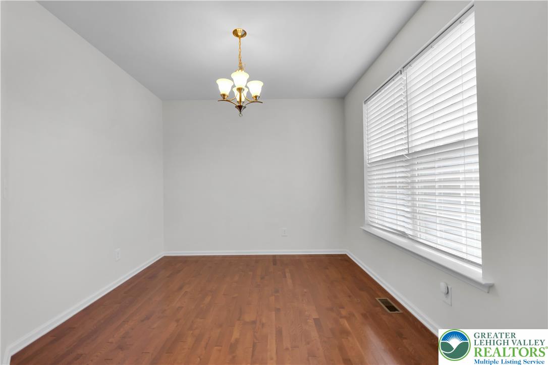 9675 Crescent Lane Property Photo 7