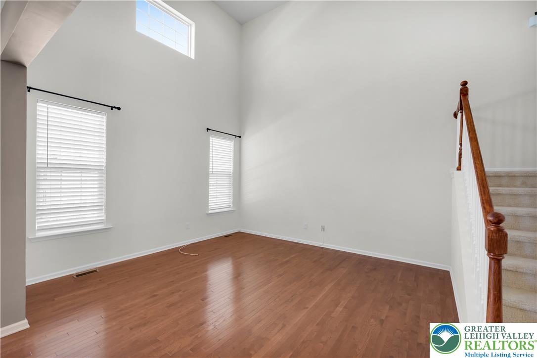 9675 Crescent Lane Property Photo 9