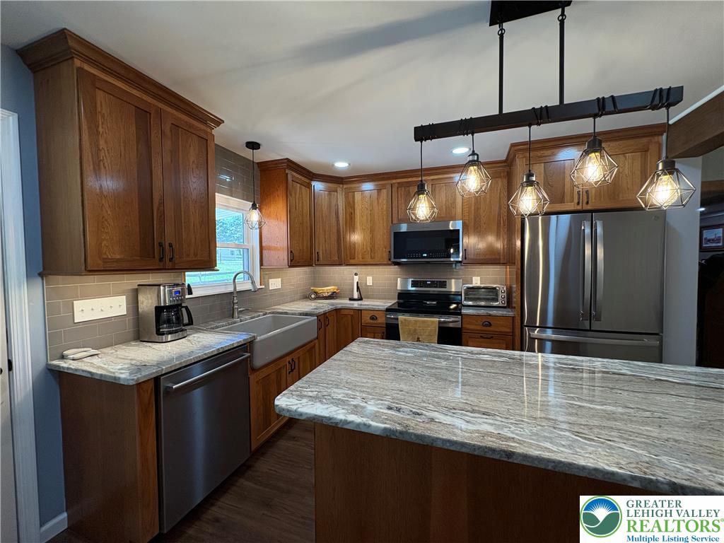 82 Clay Road Property Photo 6