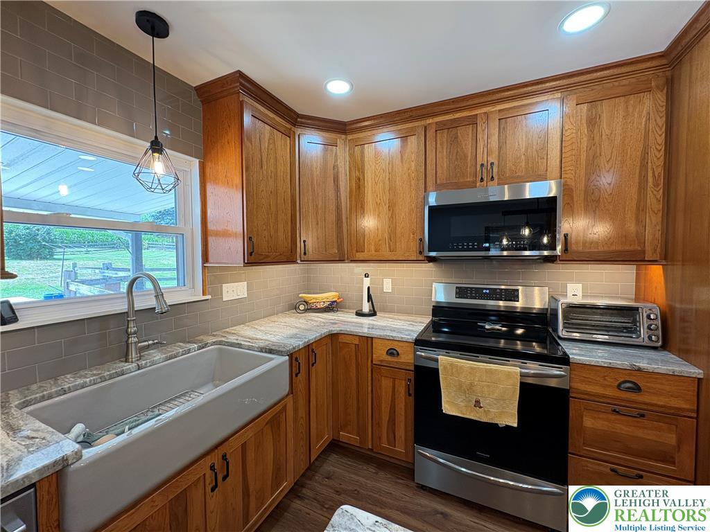 82 Clay Road Property Photo 10