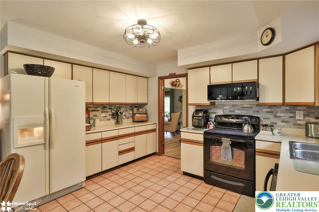 6117 Powers Property Photo 12