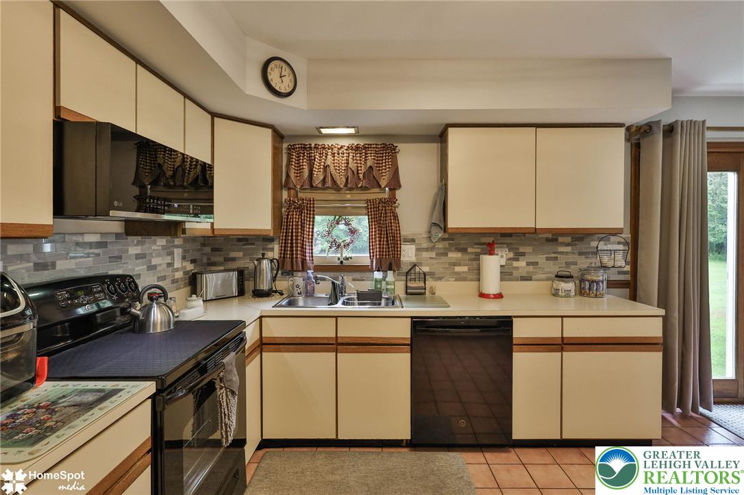 6117 Powers Property Photo 14