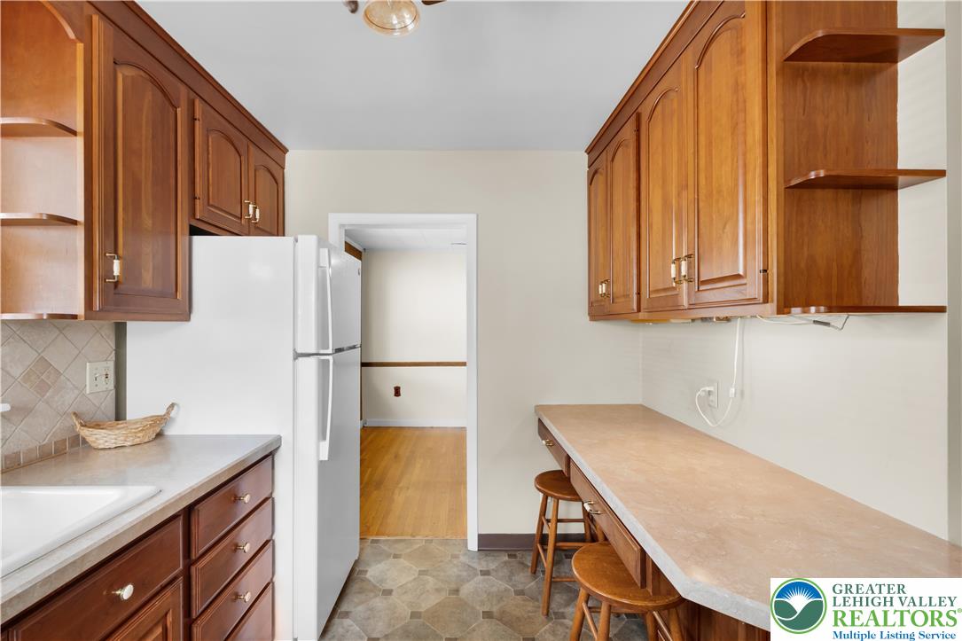 2043 Troxell Street Property Photo 5