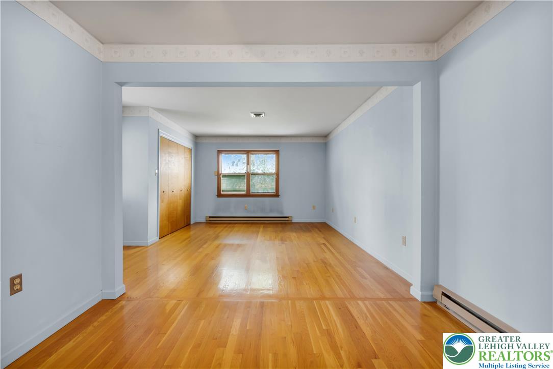 2043 Troxell Street Property Photo 8