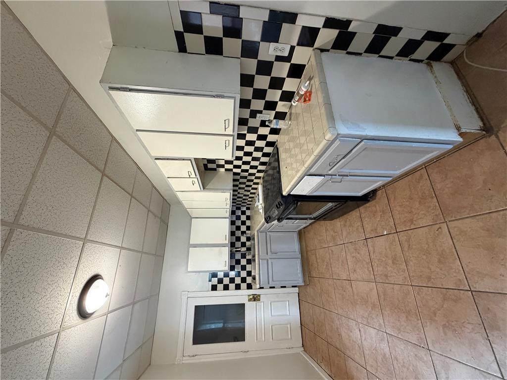 821 North New Street Property Photo 5