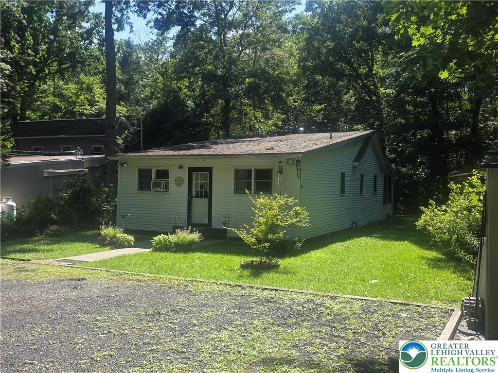 100 Creek Drive Property Photo 1
