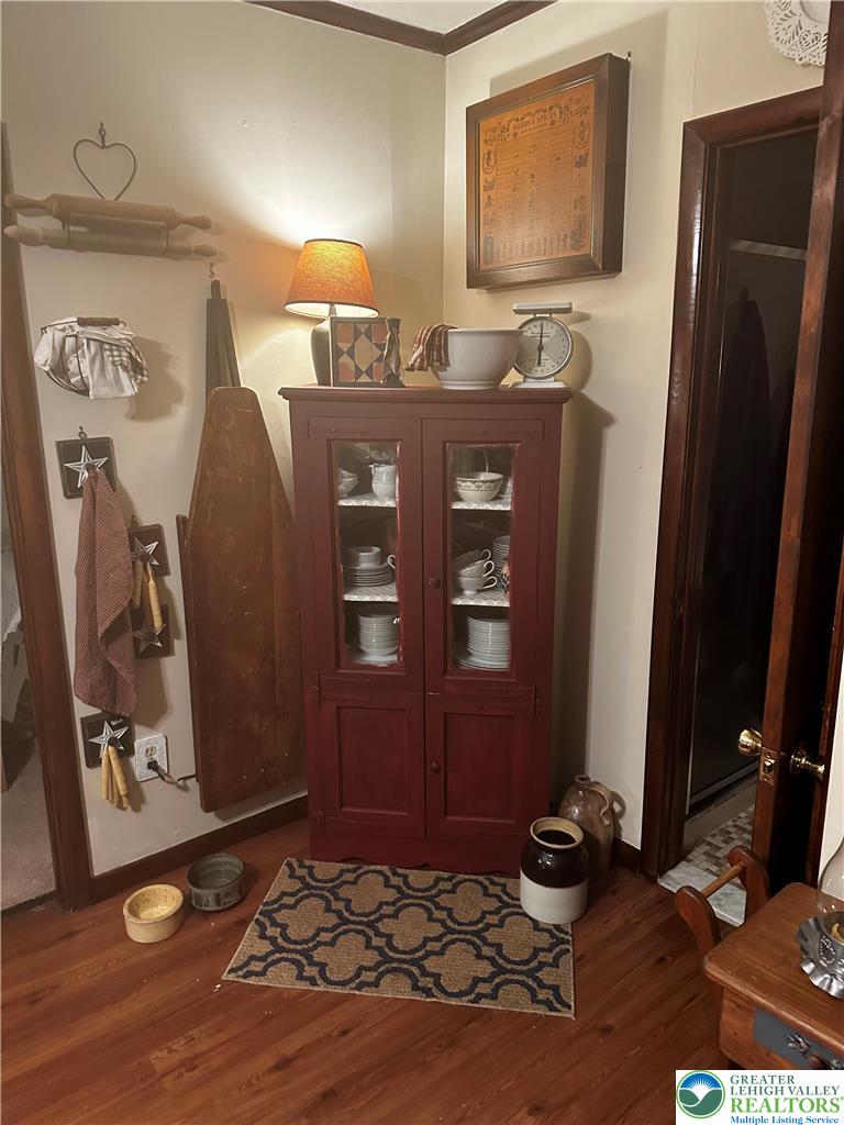 100 Creek Drive Property Photo 8