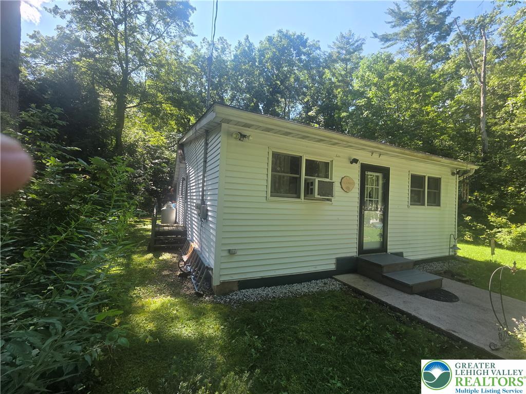 100 Creek Drive Property Photo 16