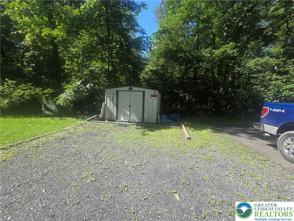 100 Creek Drive Property Photo 18