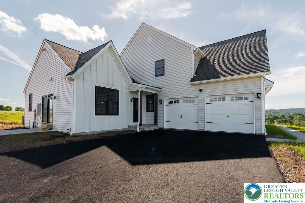 5043 Chapmans Road Property Photo 2