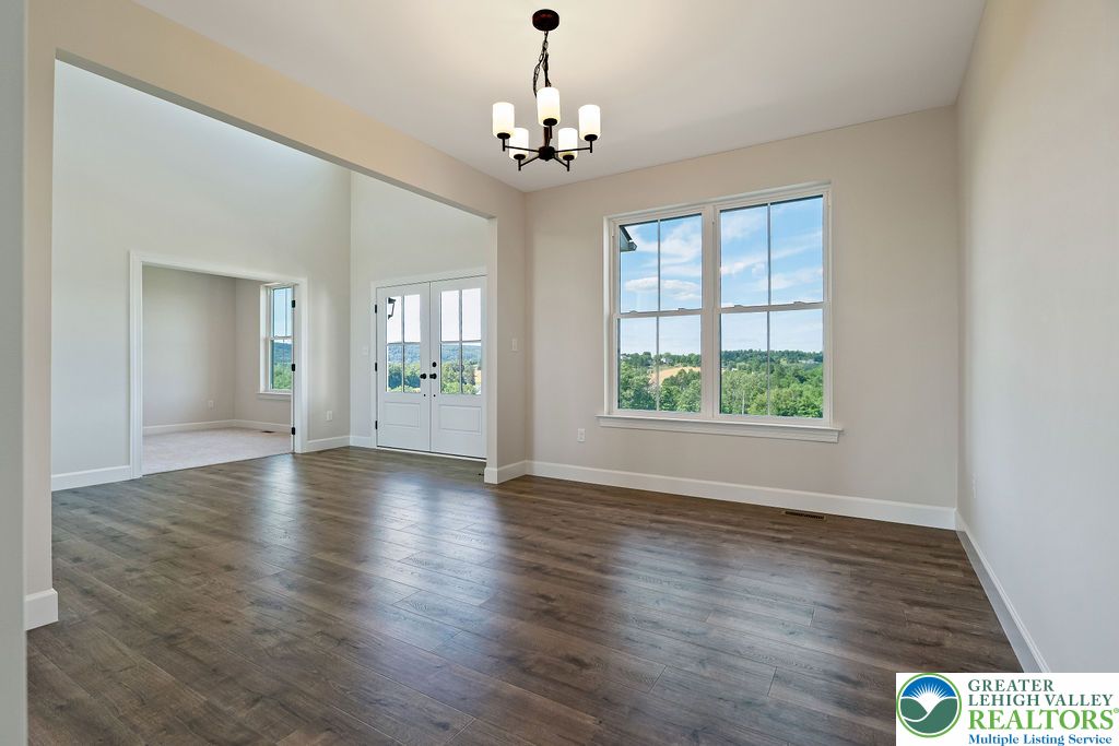 5043 Chapmans Road Property Photo 4