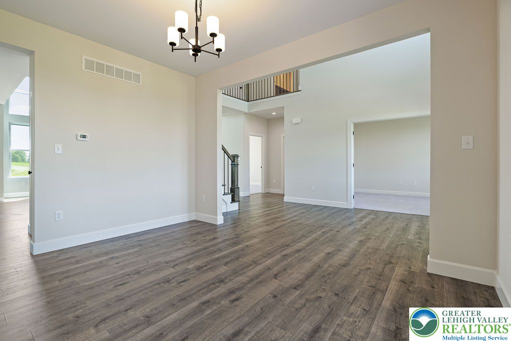 5043 Chapmans Road Property Photo 5
