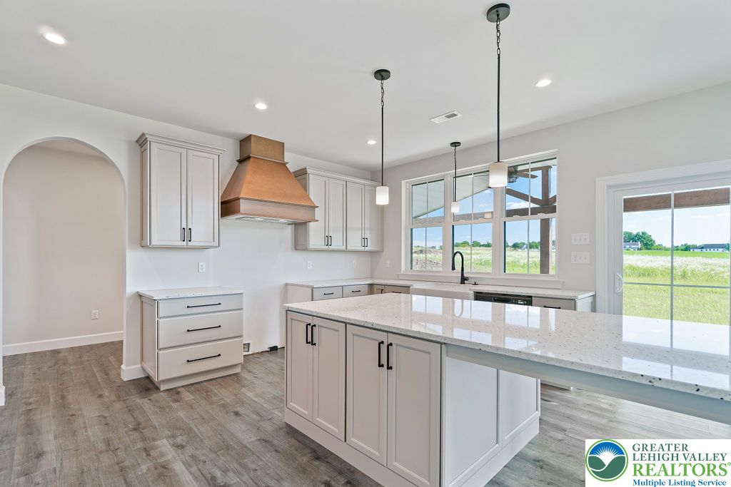 5043 Chapmans Road Property Photo 8