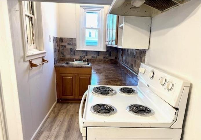 963 Green Street Property Photo 3