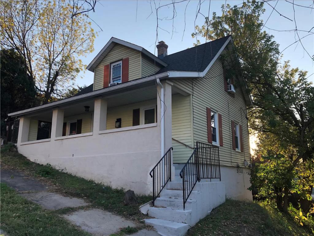 806 Carlton Avenue Property Photo 2