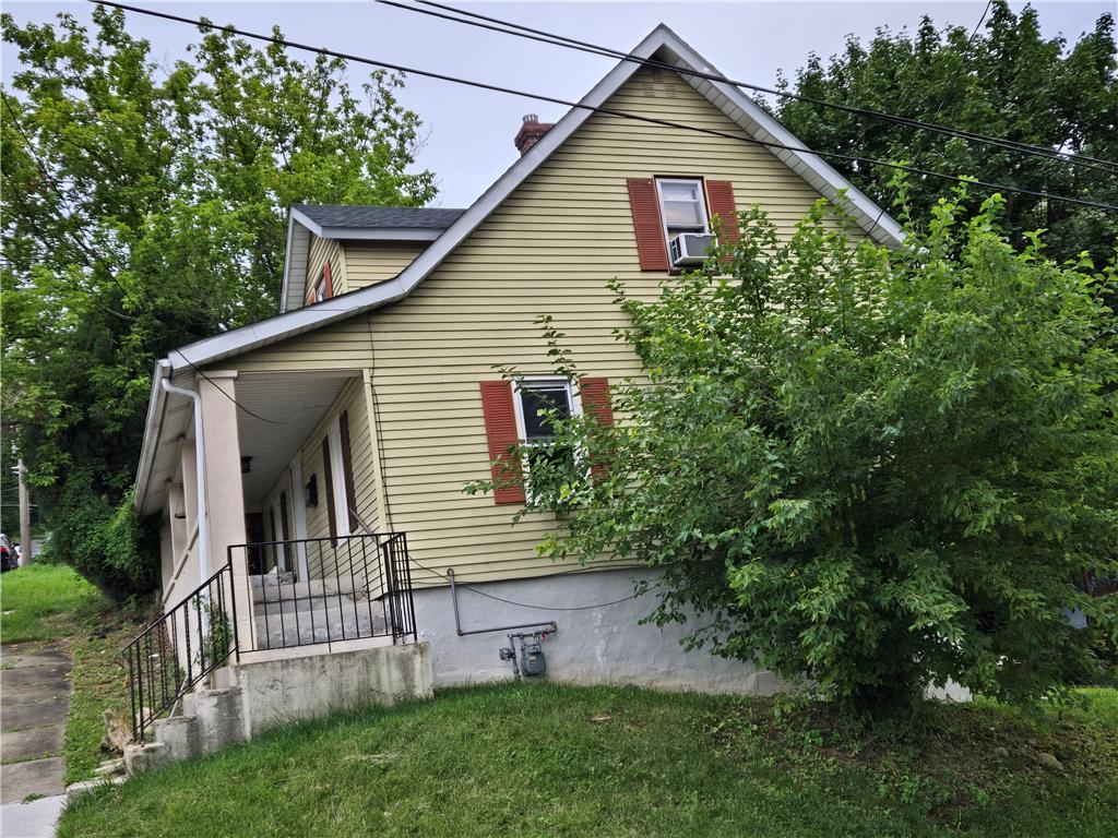 806 Carlton Avenue Property Photo 4