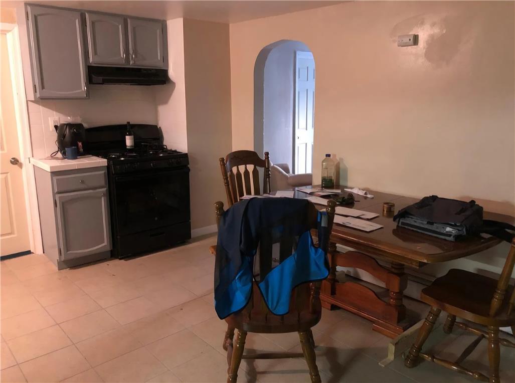 806 Carlton Avenue Property Photo 9