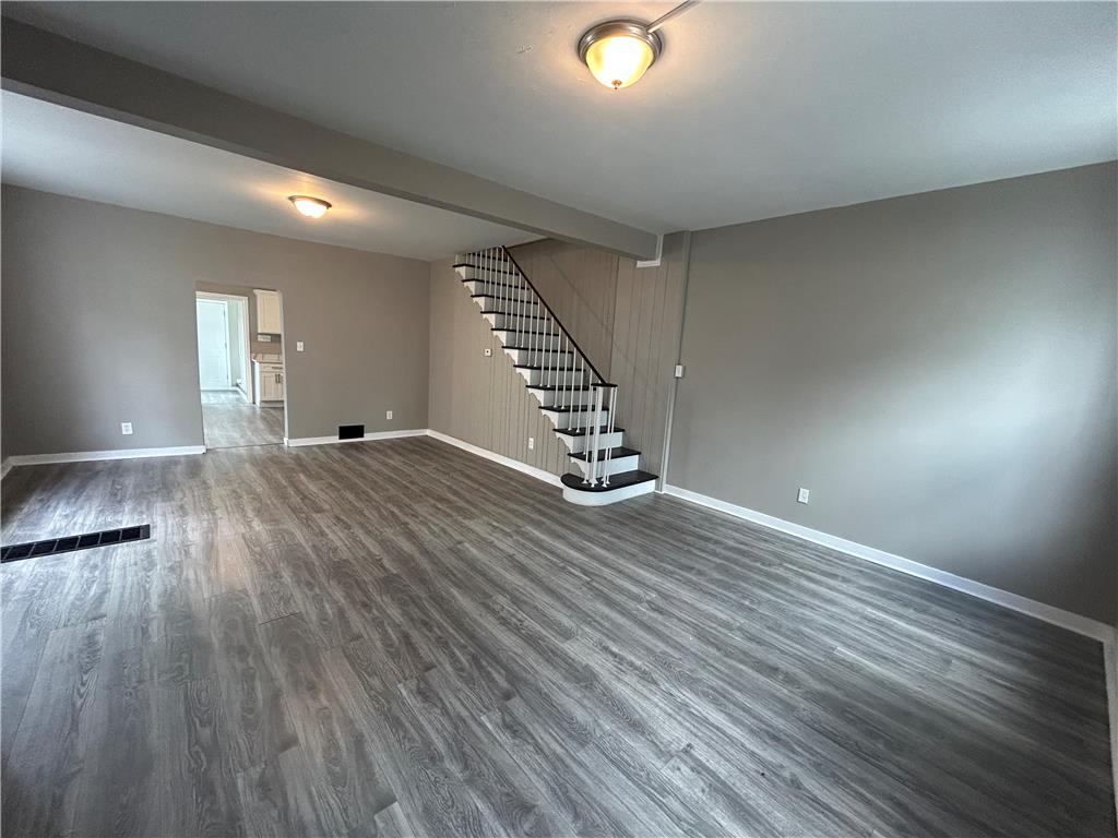 110 Front Street Property Photo 2