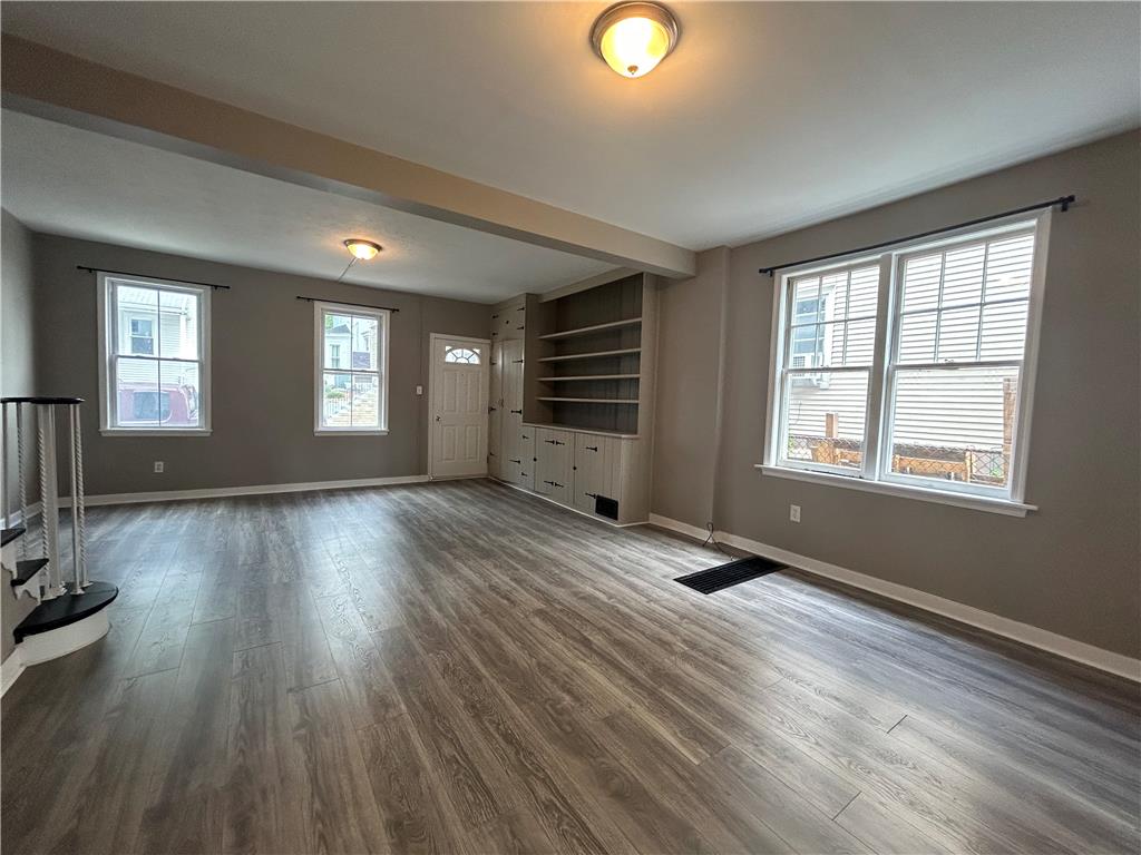110 Front Street Property Photo 3