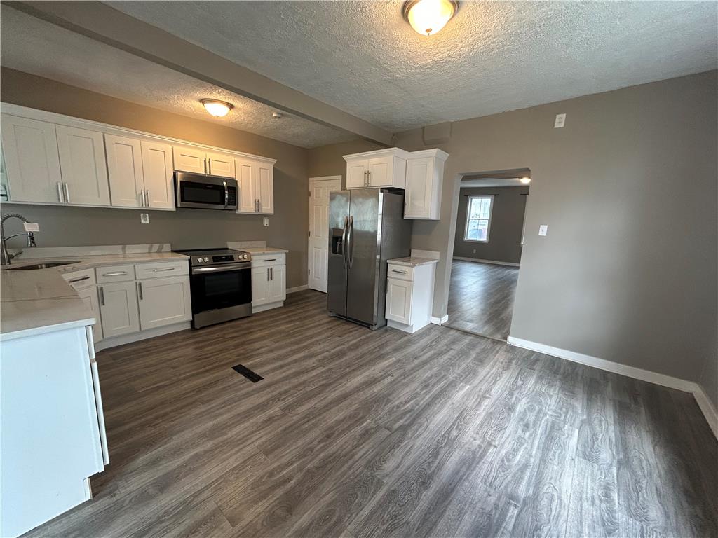 110 Front Street Property Photo 5
