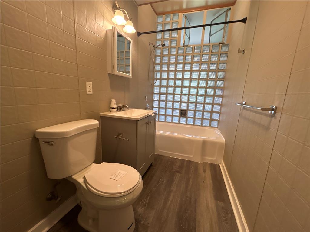 110 Front Street Property Photo 14