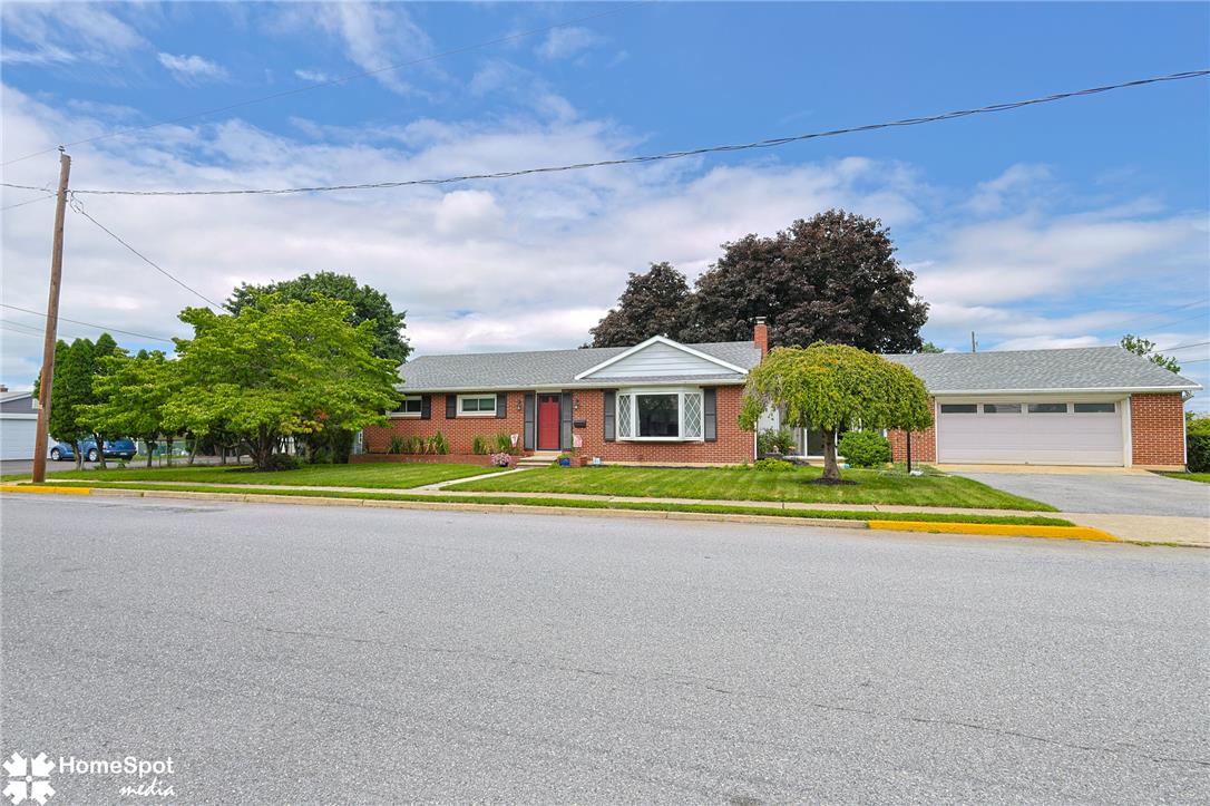 305 2nd Street Property Photo 1