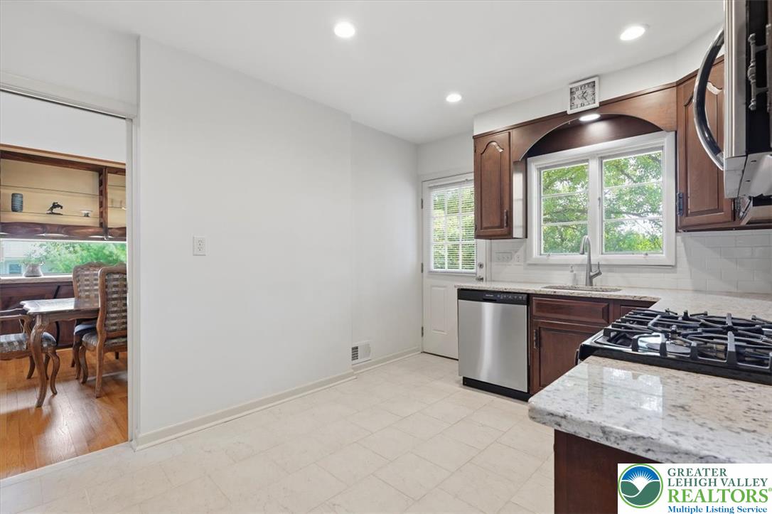 2620 West Livingston Street Property Photo 15
